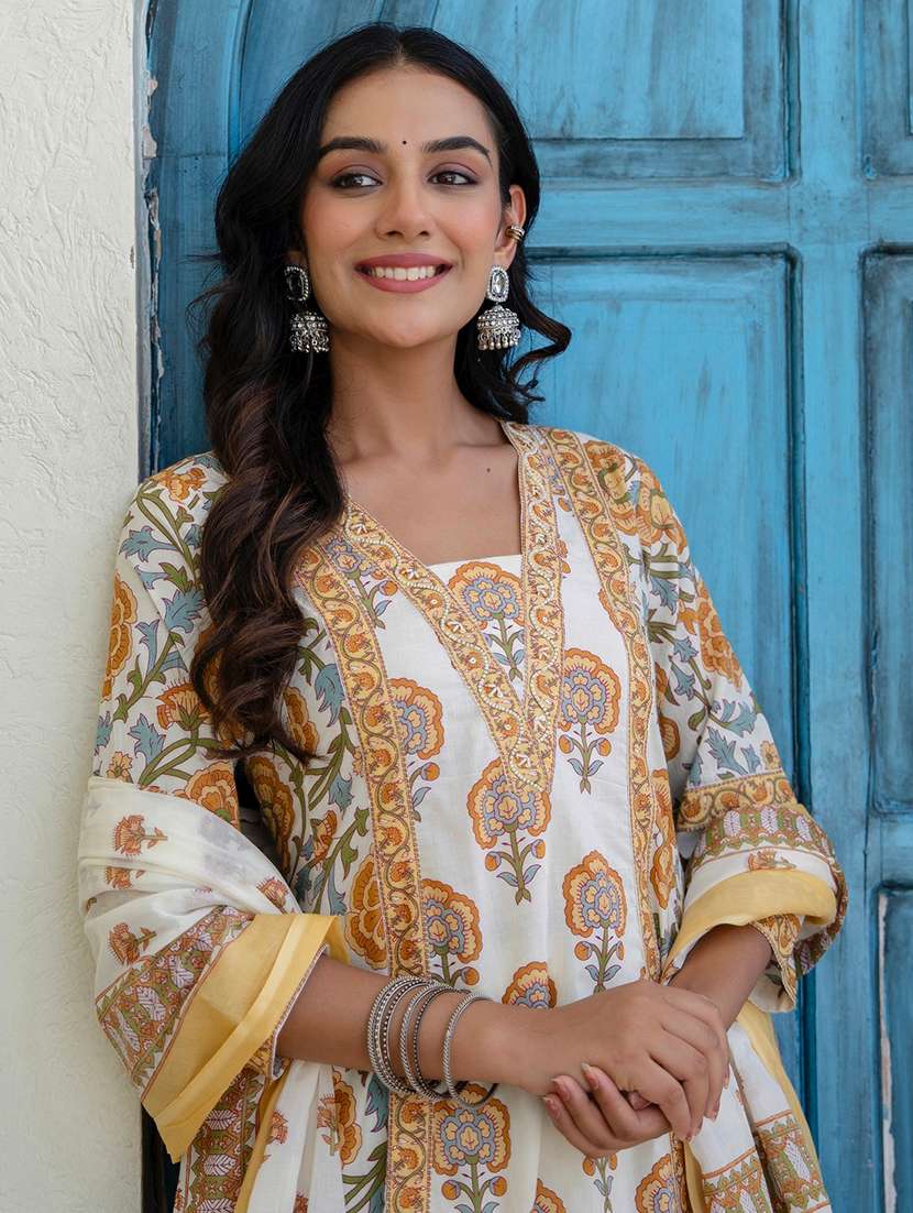 Women Printed Three Quarter Sleeve Kurta Palazzo With Dupatta Set - 22701521 -  Standard Image - 1