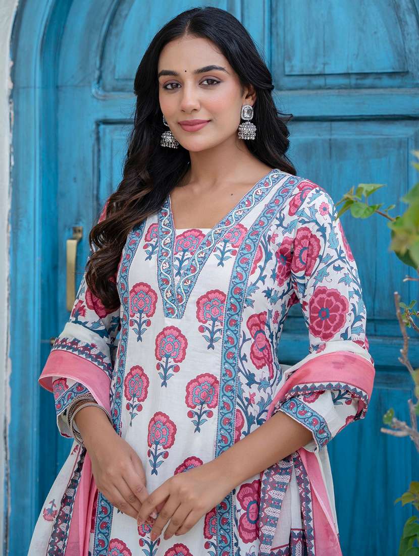 Women Printed Three Quarter Sleeve Kurta Palazzo With Dupatta Set - 22701522 -  Standard Image - 1