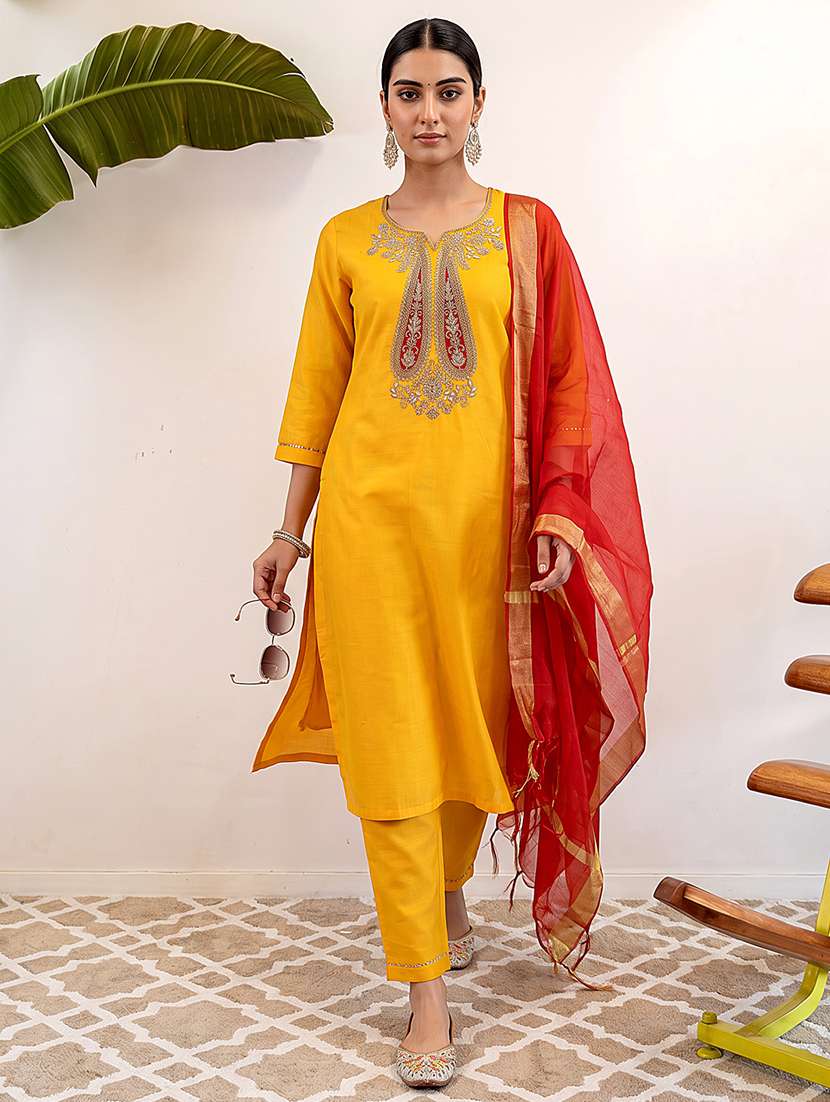 women embroidered three quarter sleeve kurta pant with dupatta set
