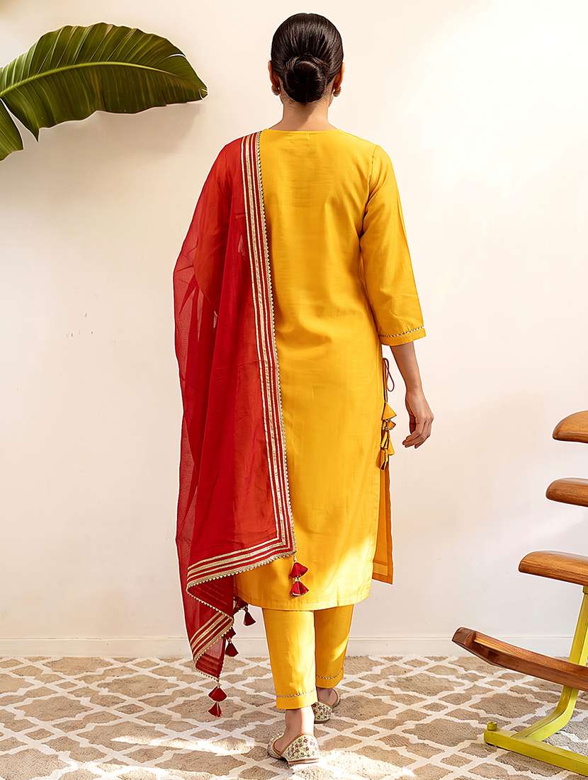 Women Embroidered Three Quarter Sleeve Kurta Pant With Dupatta Set - 22702447 -  Standard Image - 4