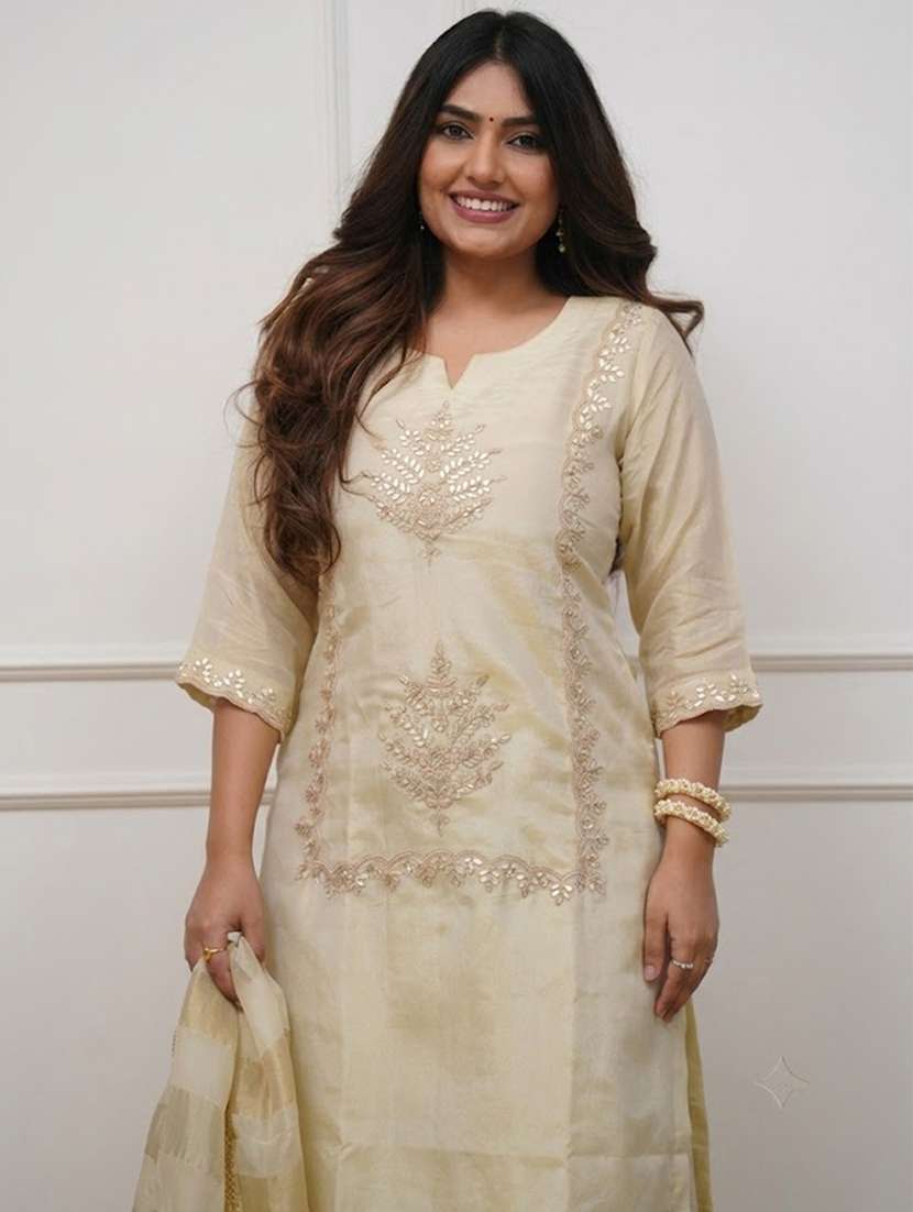 Women Embroidered Three Quarter Sleeves Kurta Sharara Set With Dupatta - 22702794 -  Standard Image - 4