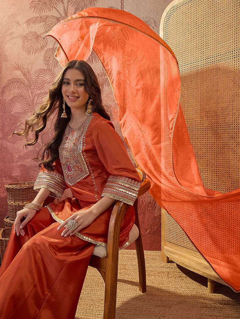 Women Embroidered Three Quarter Sleeves Kurta Sharara Set With Dupatta - 22702916 -  Standard Image - 4