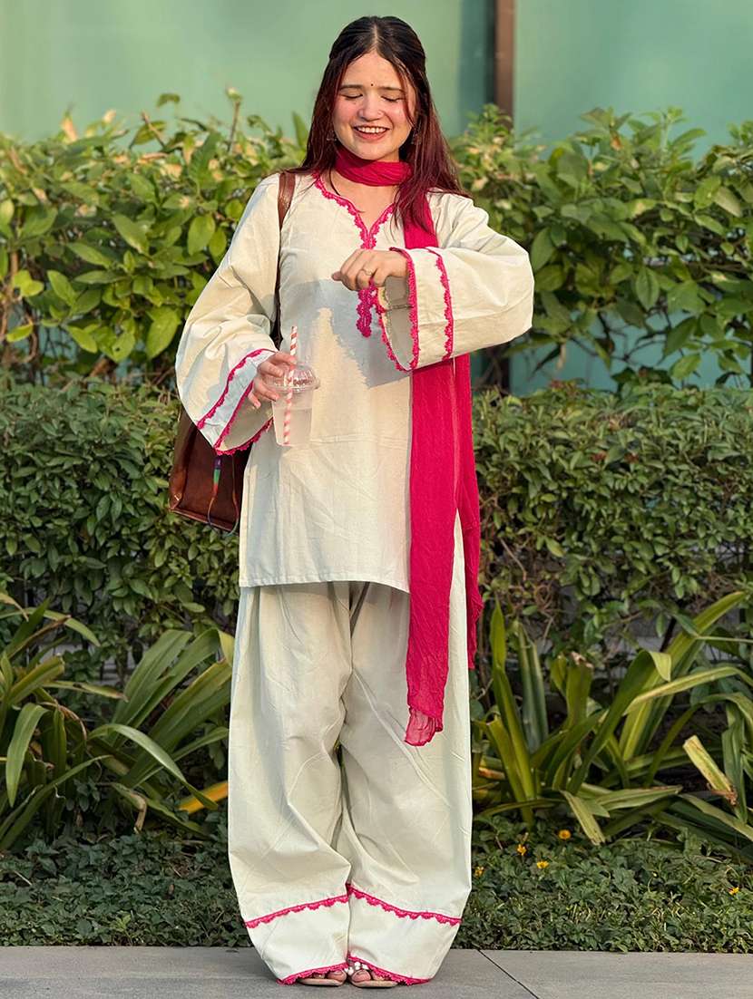 Women Solid Long Sleeves Kurta Farshi Salwar Set With Dupatta - 22702918 -  Standard Image - 4