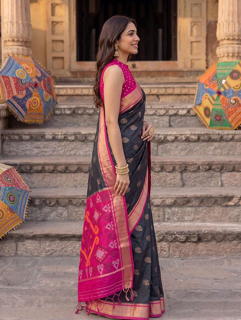 Women Self Design Pochampalli Saree With Blouse - 22703509 -  Standard Image - 1