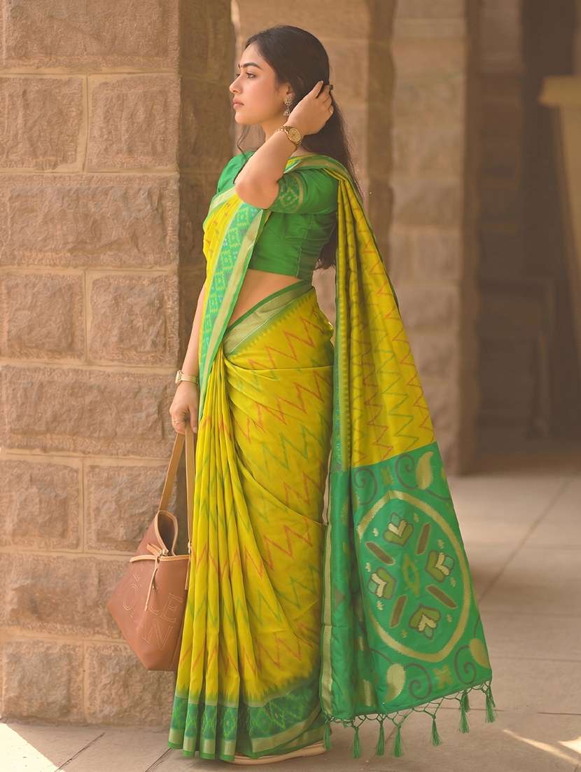 Women Self Design Pochampalli Saree With Blouse - 22703543 -  Standard Image - 1