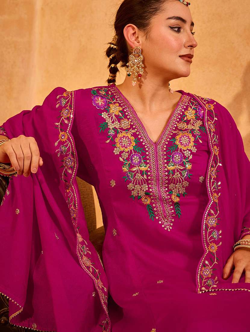 Women Embroidered Three Quarter Sleeves Kurta Pant Set With Dupatta - 22703596 -  Standard Image - 1