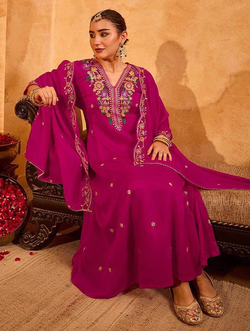 Women Embroidered Three Quarter Sleeves Kurta Pant Set With Dupatta - 22703596 -  Standard Image - 4