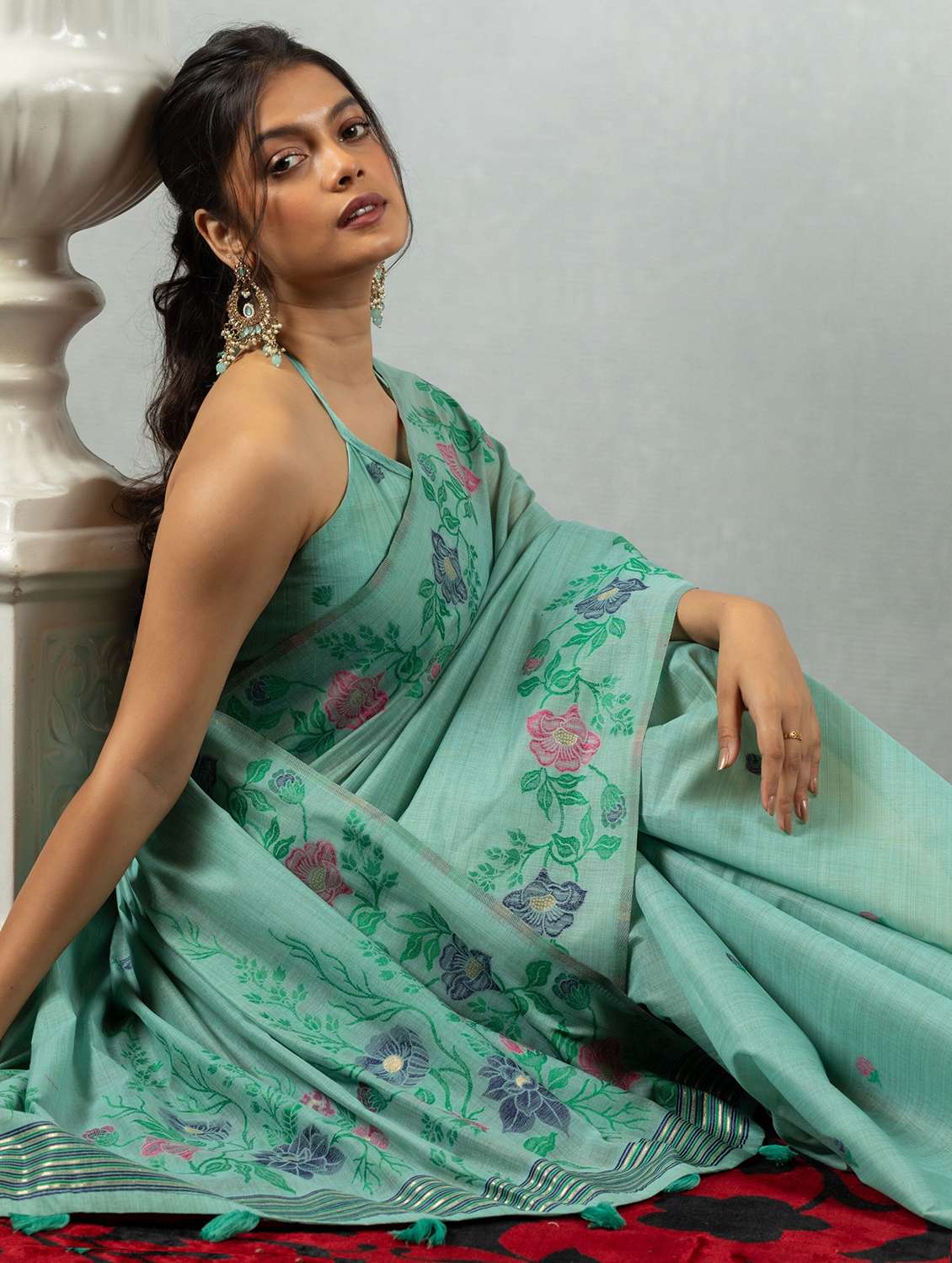 Women Self Design Handloom Saree With Blouse - 22704263 -  Standard Image - 1