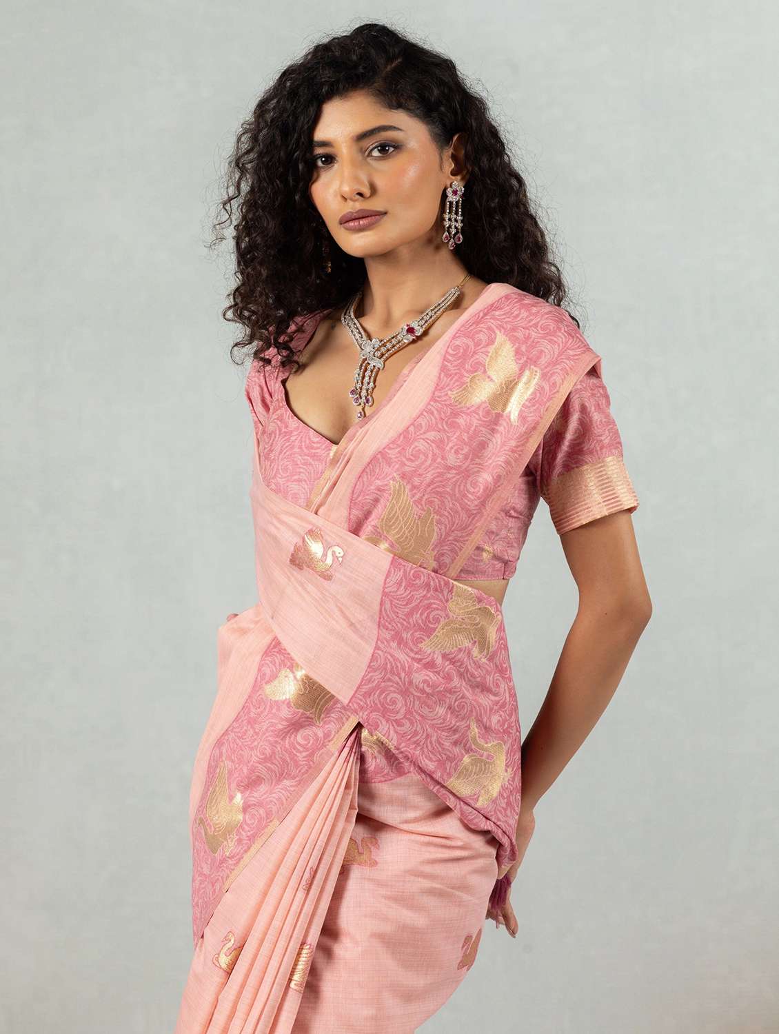 Women Self Design Handloom Saree With Blouse - 22704272 -  Standard Image - 1