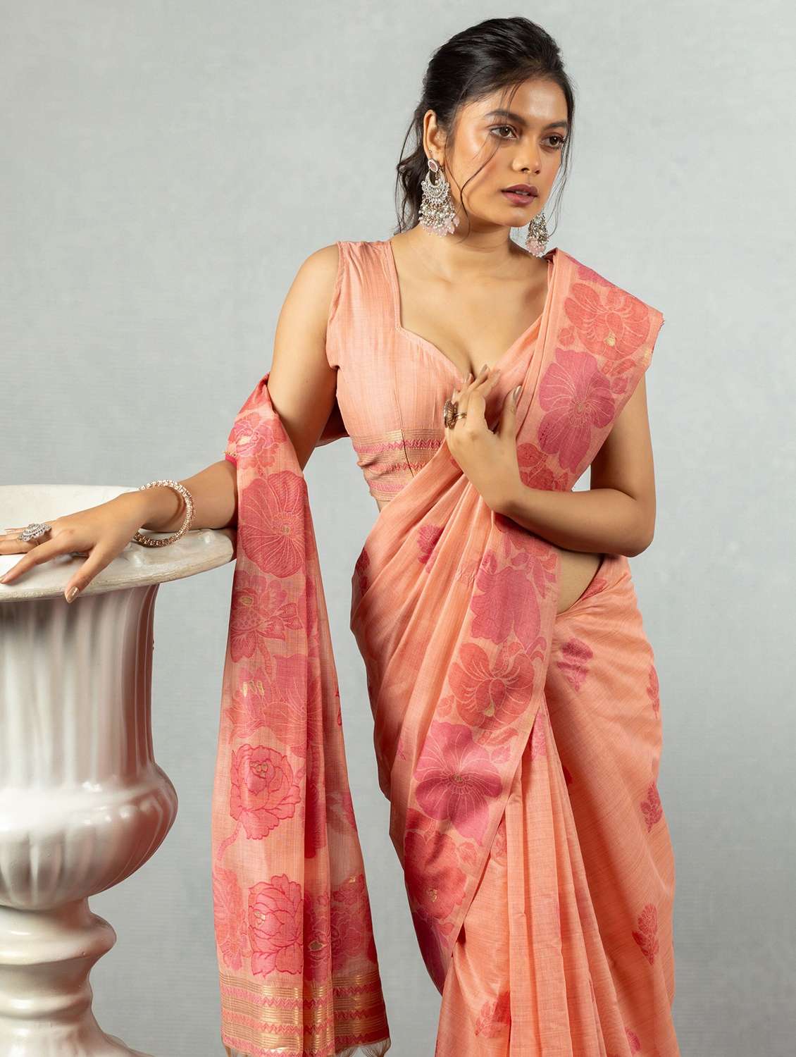Women Self Design Handloom Saree With Blouse - 22704316 -  Standard Image - 1