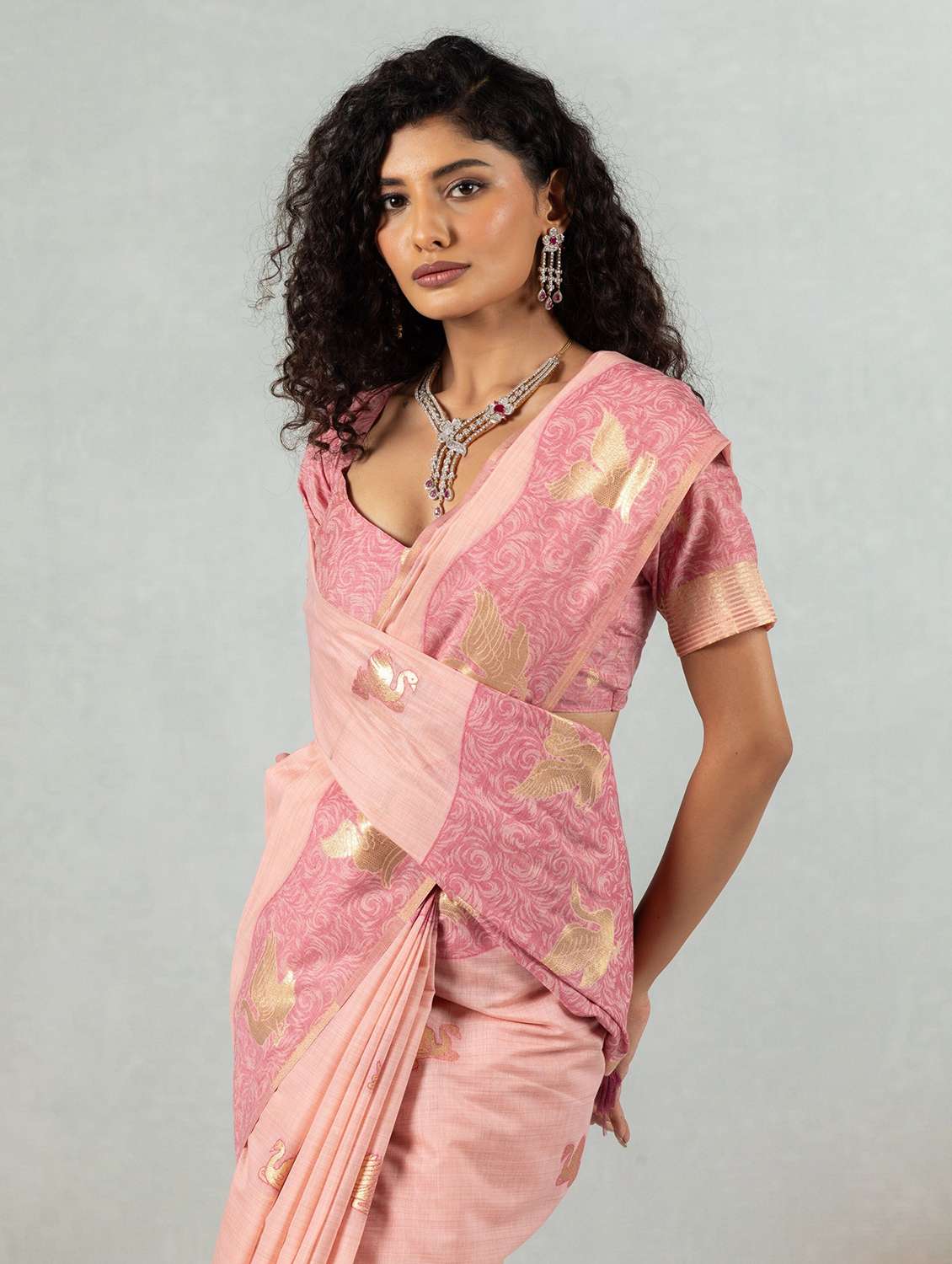 Women Self Design Handloom Saree With Blouse - 22704319 -  Standard Image - 1