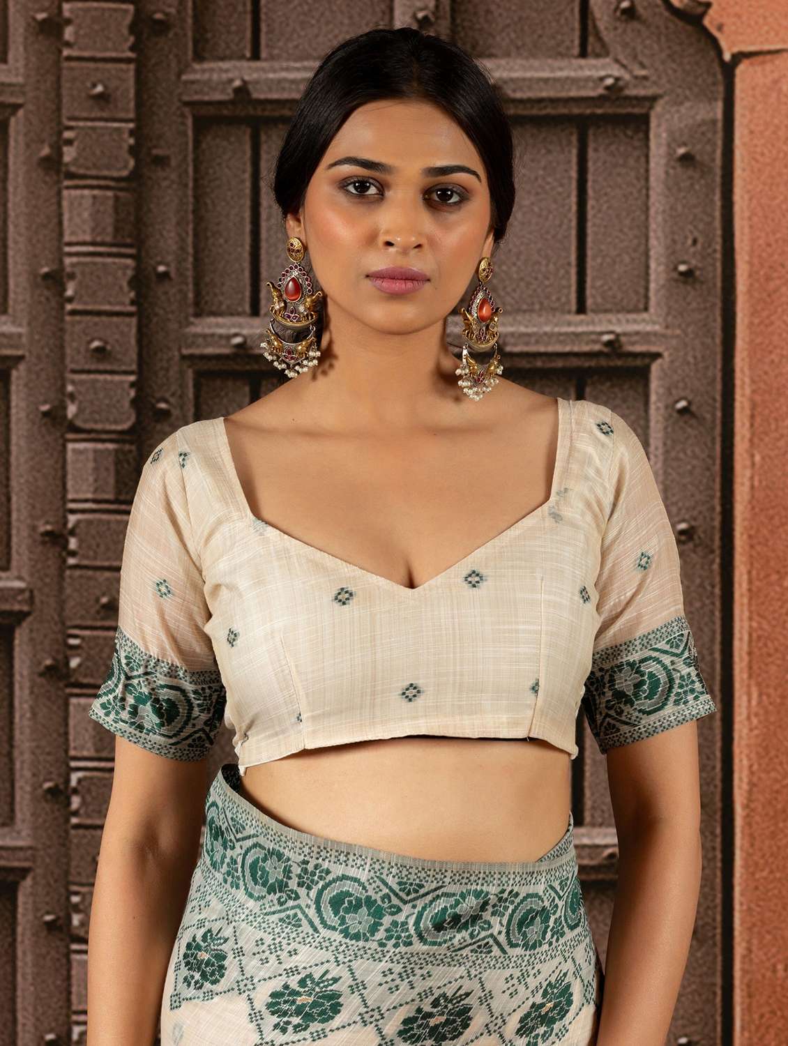 Women Self Design Handloom Saree With Blouse - 22704323 -  Standard Image - 4