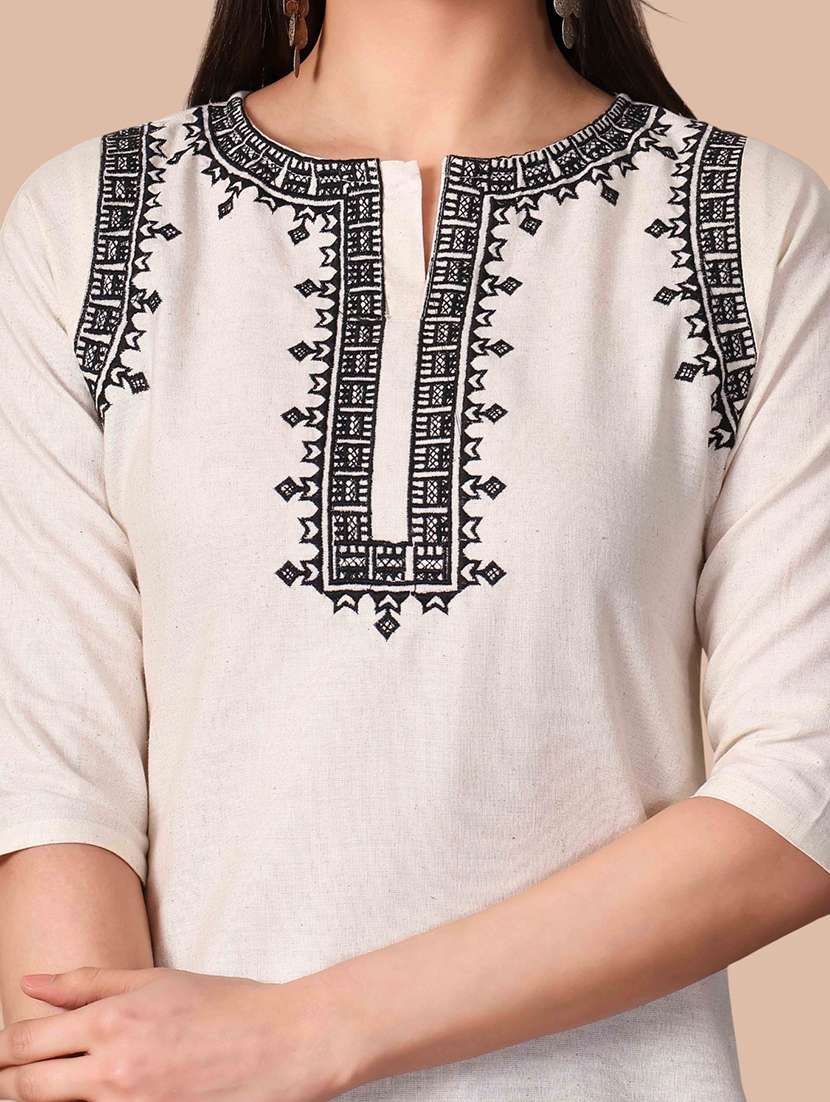 Women Embroidered Three Quarter Sleeves Straight Kurti - 22704485 -  Standard Image - 1