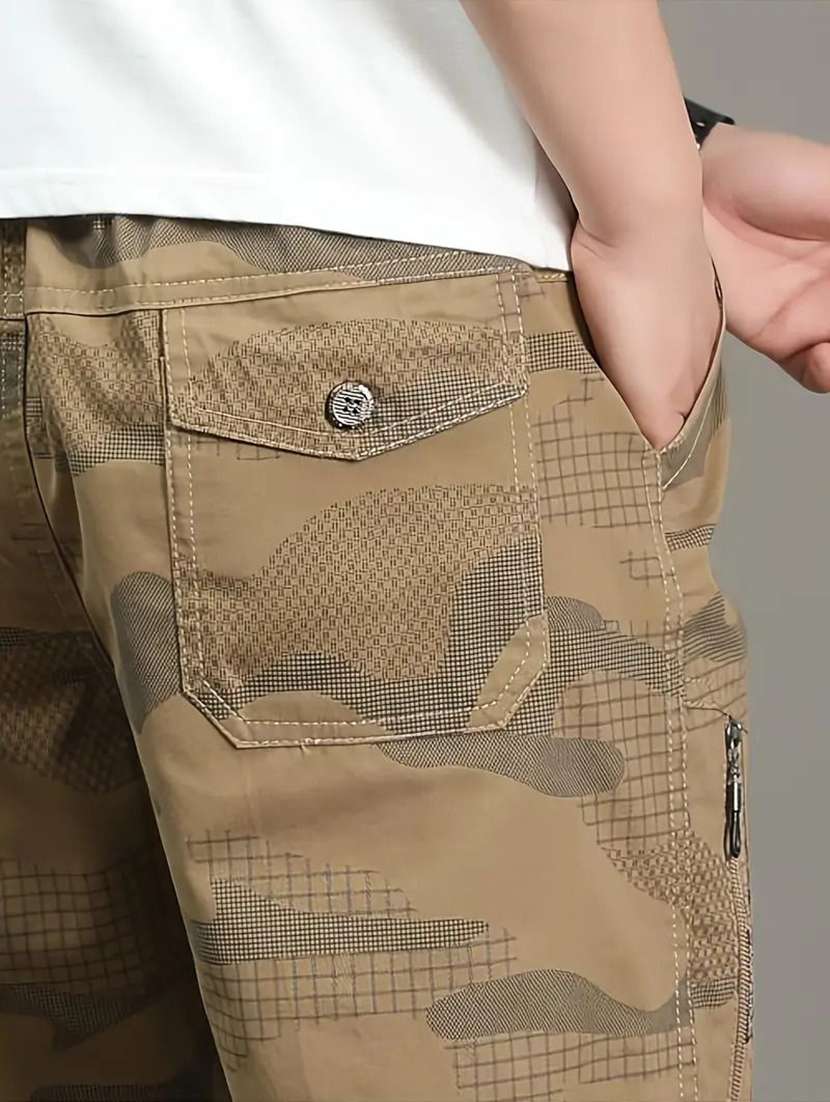 Men Solid Mid Rise Regular Fit Three Fourth Shorts - 22704865 -  Standard Image - 4