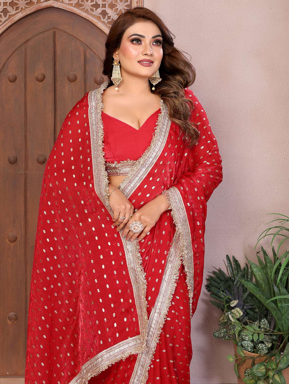 Women Self Design Bordered Saree With Blouse - 22707343 -  Standard Image - 1