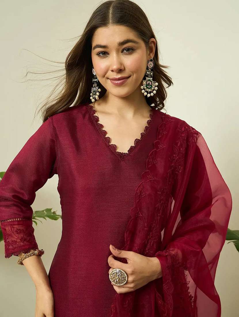 Women Solid Three Quarter Sleeves Kurta Pant Set With Dupatta - 22707369 -  Standard Image - 1