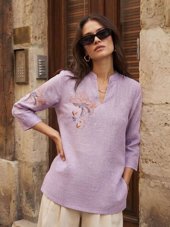 Women Embroidered Three Quarter Sleeves Straight Kurti - 22719515 -  Standard Image - 4