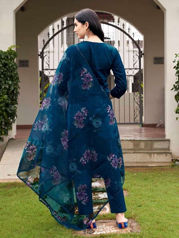 Women Embroidered Three Quarter Sleeves Kurta Pant Set With Dupatta - 22722105 -  Standard Image - 4