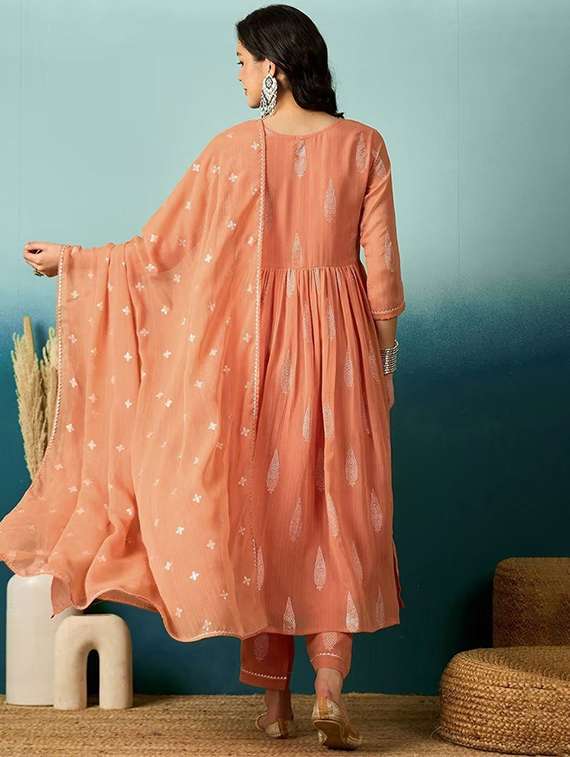 Women Embroidered Three Quarter Sleeves Kurta Pant Set With Dupatta - 22722135 -  Standard Image - 4