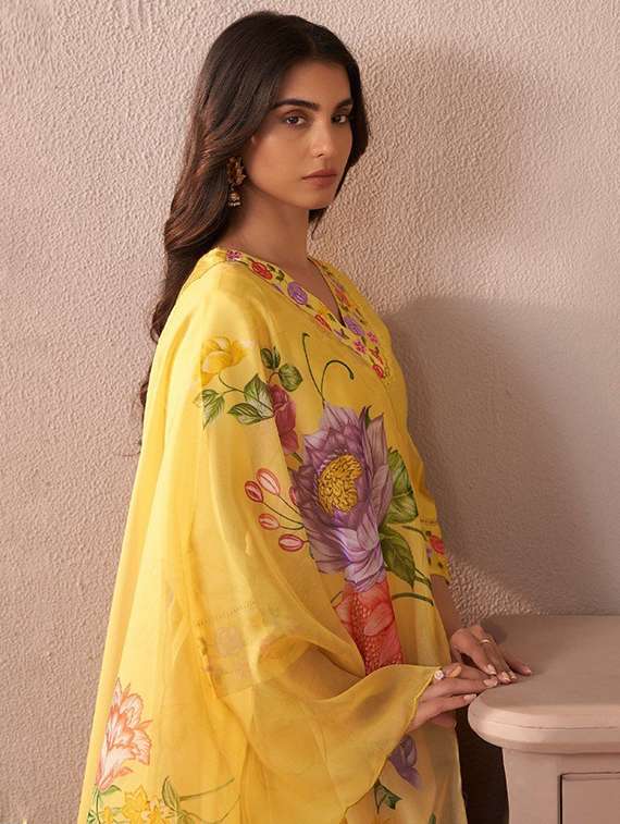 Women Embroidered Three Quarter Sleeves Kurta Pant Set With Dupatta - 22722140 -  Standard Image - 1