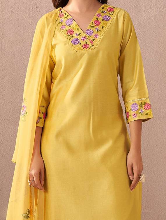 Women Embroidered Three Quarter Sleeves Kurta Pant Set With Dupatta - 22722140 -  Standard Image - 4