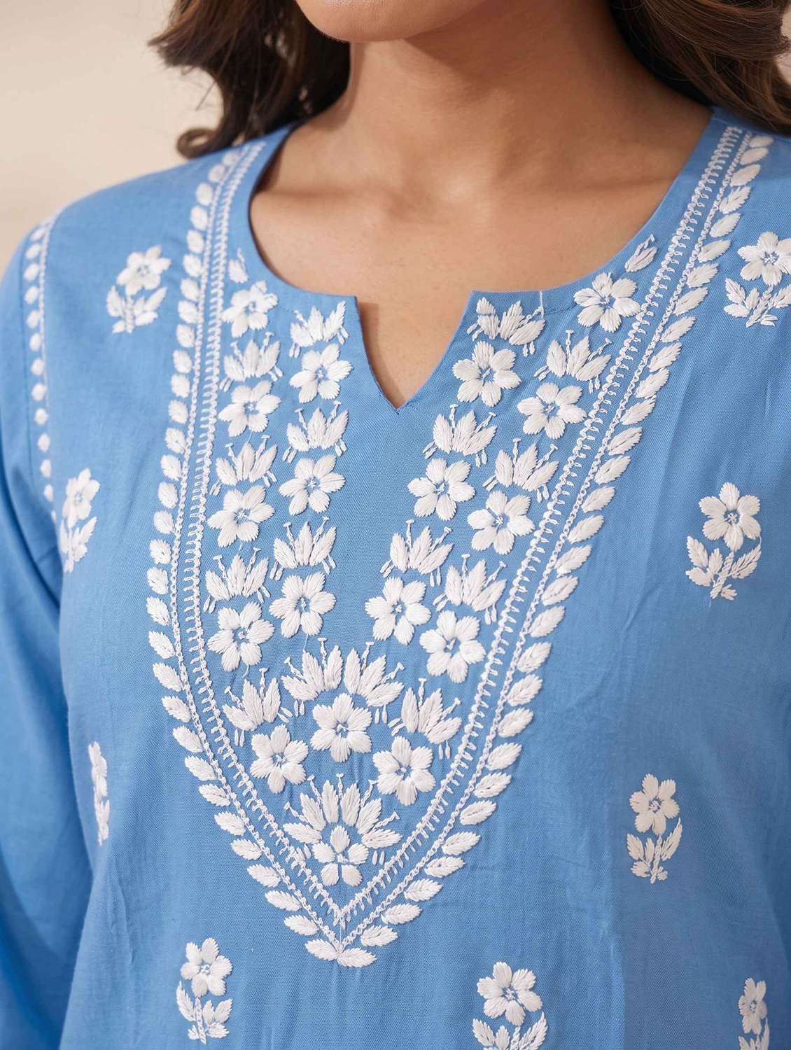 Women Embroidered Three Quarter Sleeves Kurta Pant Set - 22722847 -  Standard Image - 1