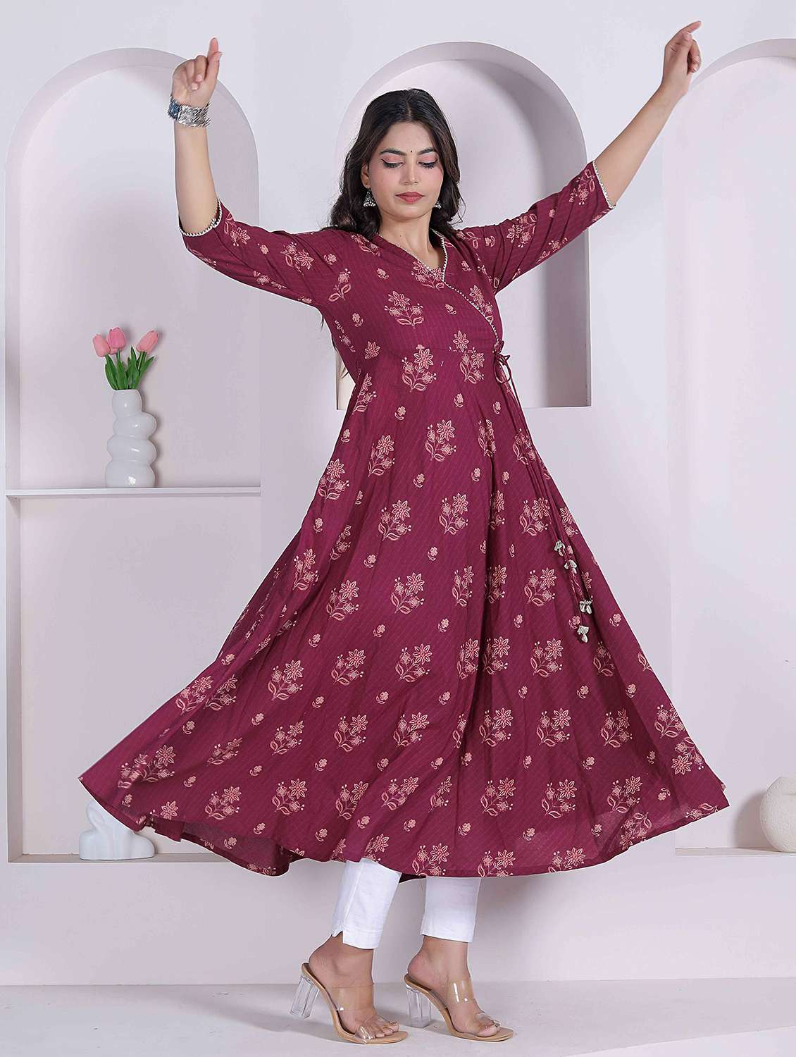 Women Printed Three Quarter Sleeves Anarkali Kurta - 22722868 -  Standard Image - 4