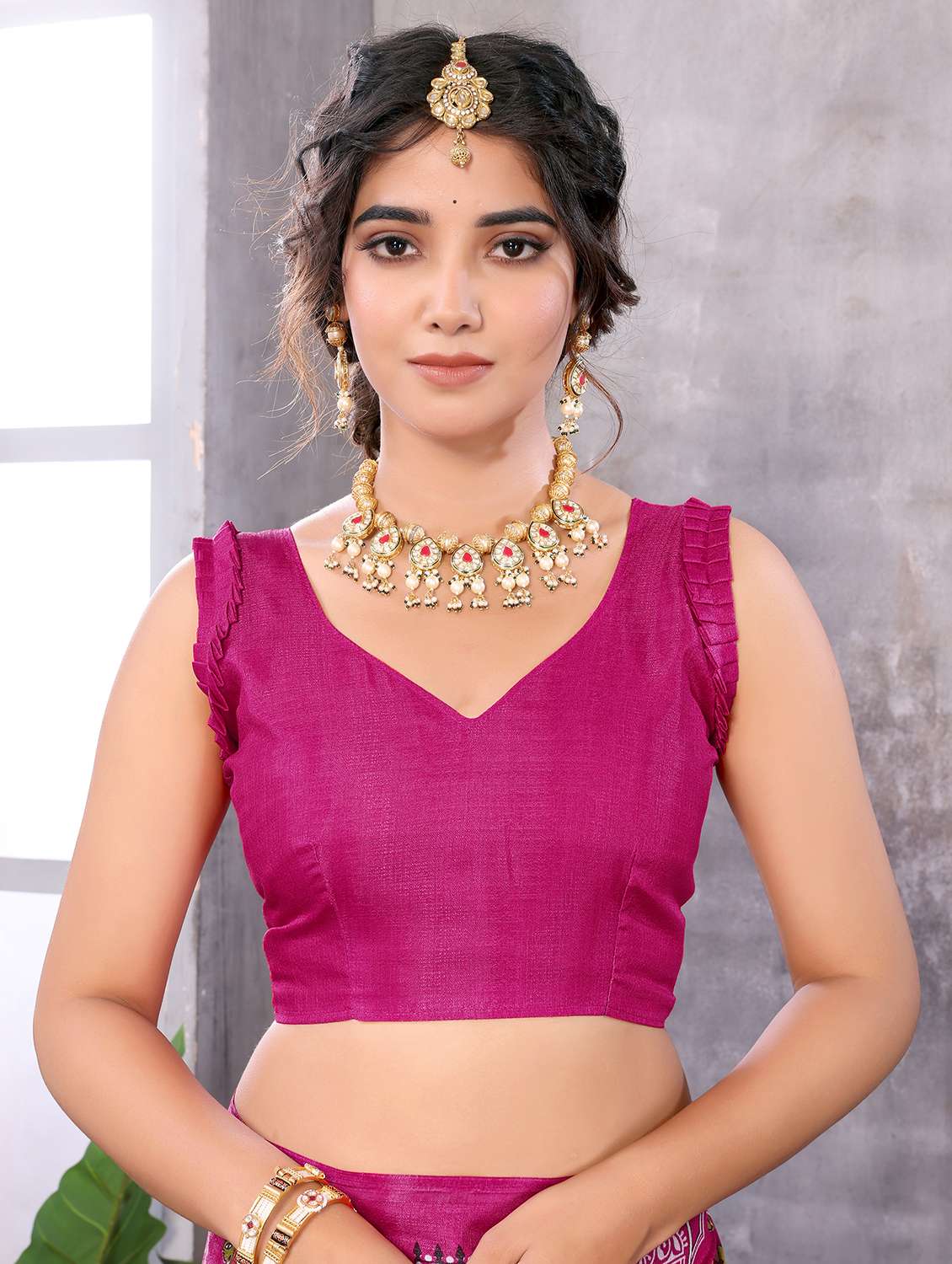 Women Printed Casual Wear Saree With Blouse - 22722995 -  Standard Image - 4