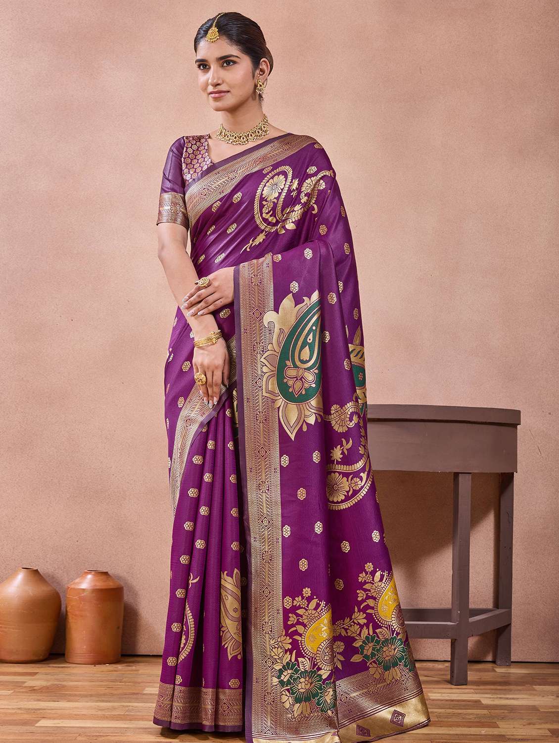women self design banarasi saree with blouse