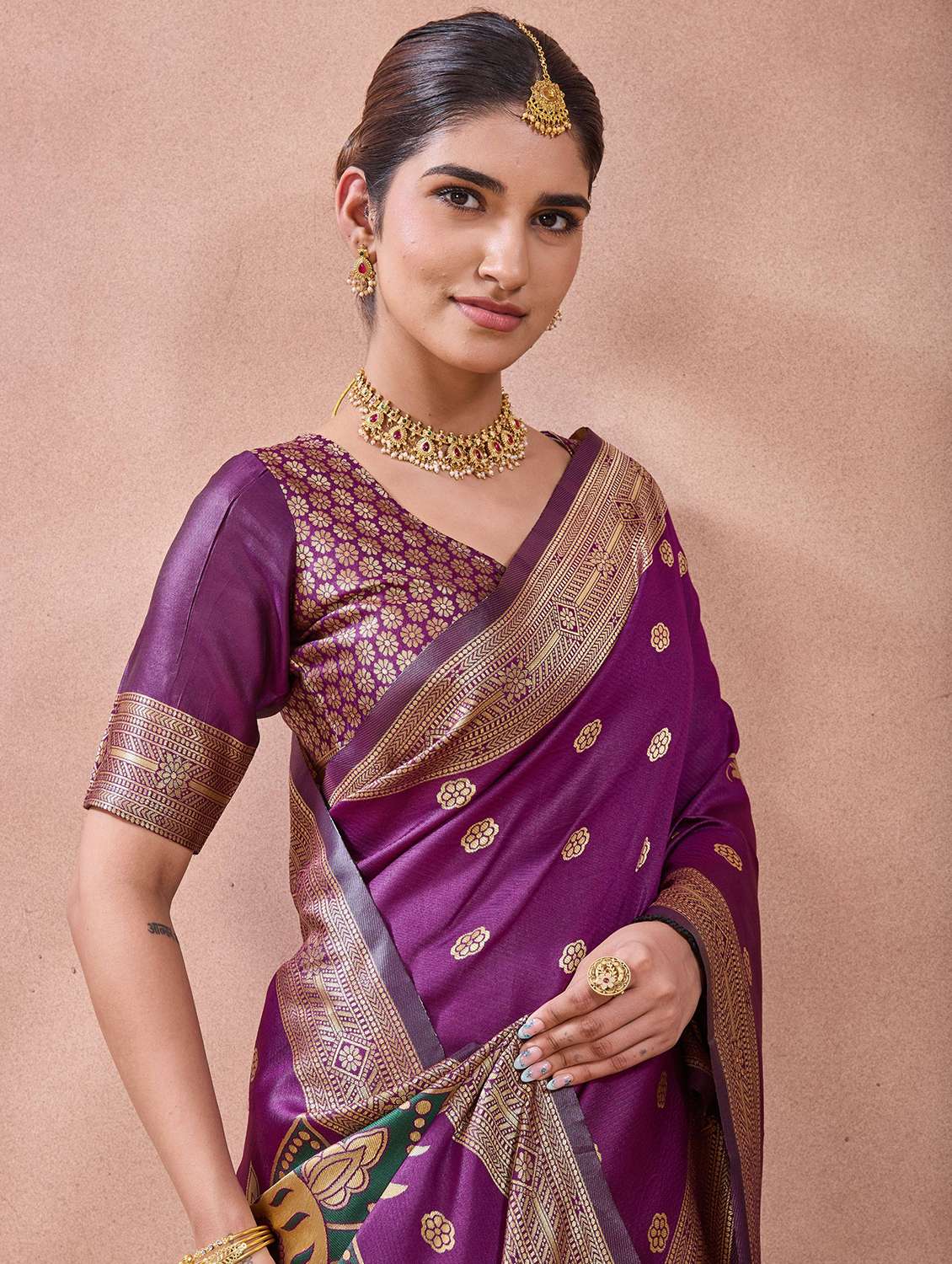 Women Self Design Banarasi Saree With Blouse - 22723221 -  Standard Image - 1