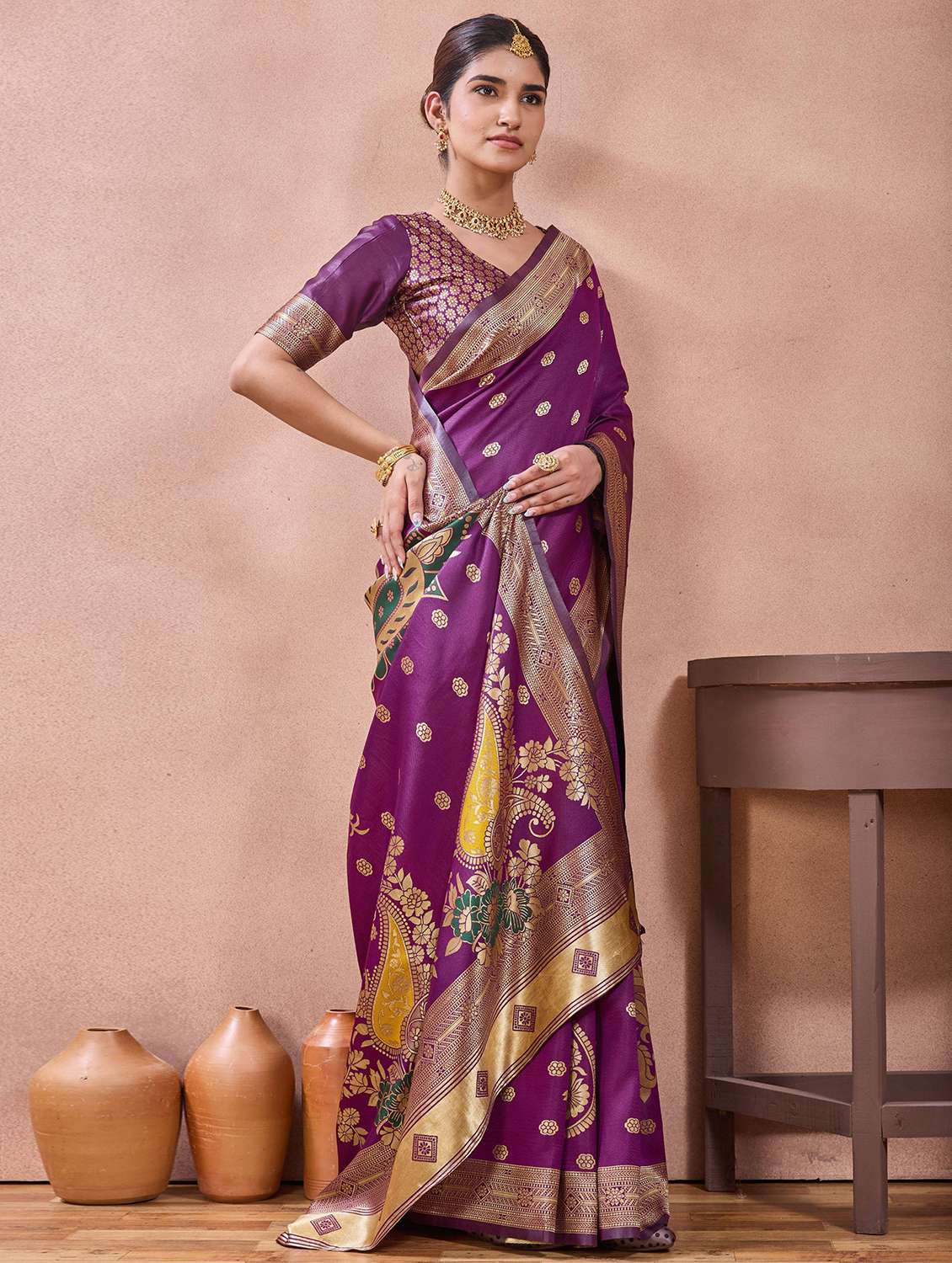 Women Self Design Banarasi Saree With Blouse - 22723221 -  Standard Image - 4