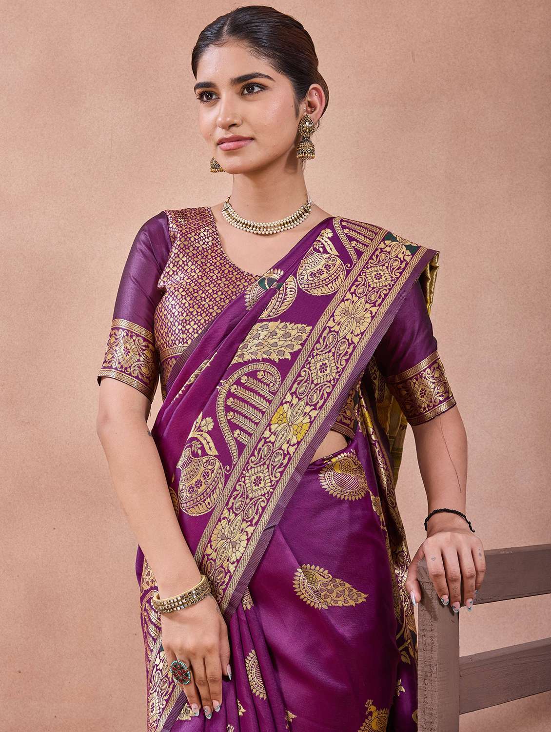 Women Self Design Banarasi Saree With Blouse - 22723226 -  Standard Image - 1