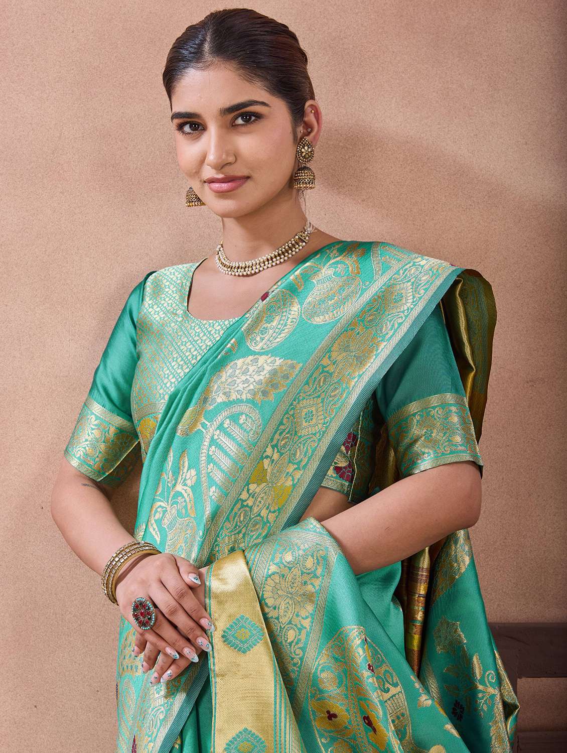 Women Self Design Banarasi Saree With Blouse - 22723228 -  Standard Image - 1