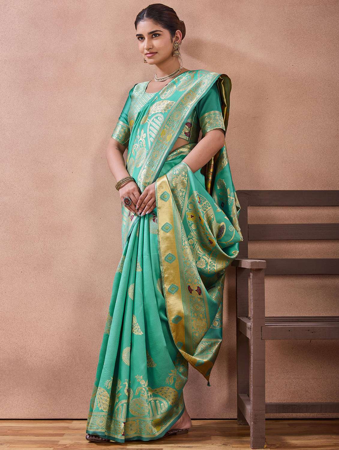 Women Self Design Banarasi Saree With Blouse - 22723228 -  Standard Image - 4
