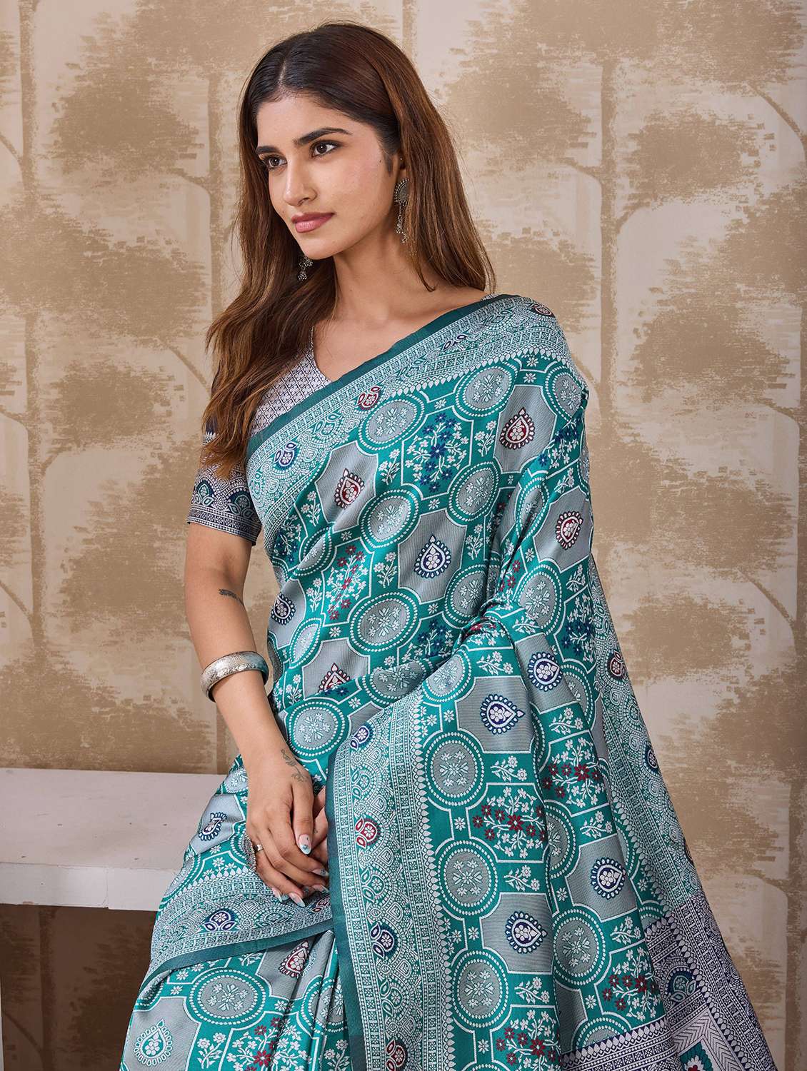 Women Self Design Banarasi Saree With Blouse - 22723235 -  Standard Image - 1