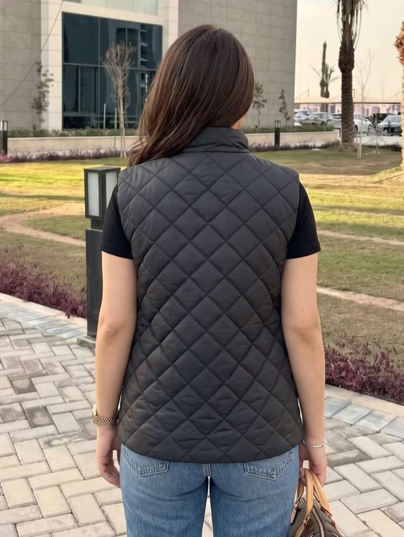 Women Solid Sleeveless Quilted Jacket - 22724785 -  Standard Image - 1