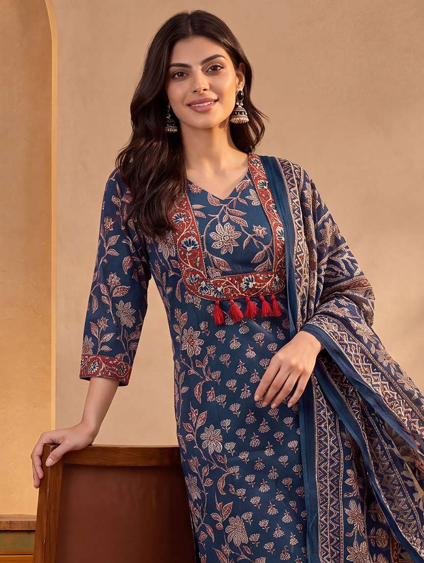 Women Printed Three Quarter Sleeves Kurta Pant Set With Dupatta - 22725738 -  Standard Image - 1