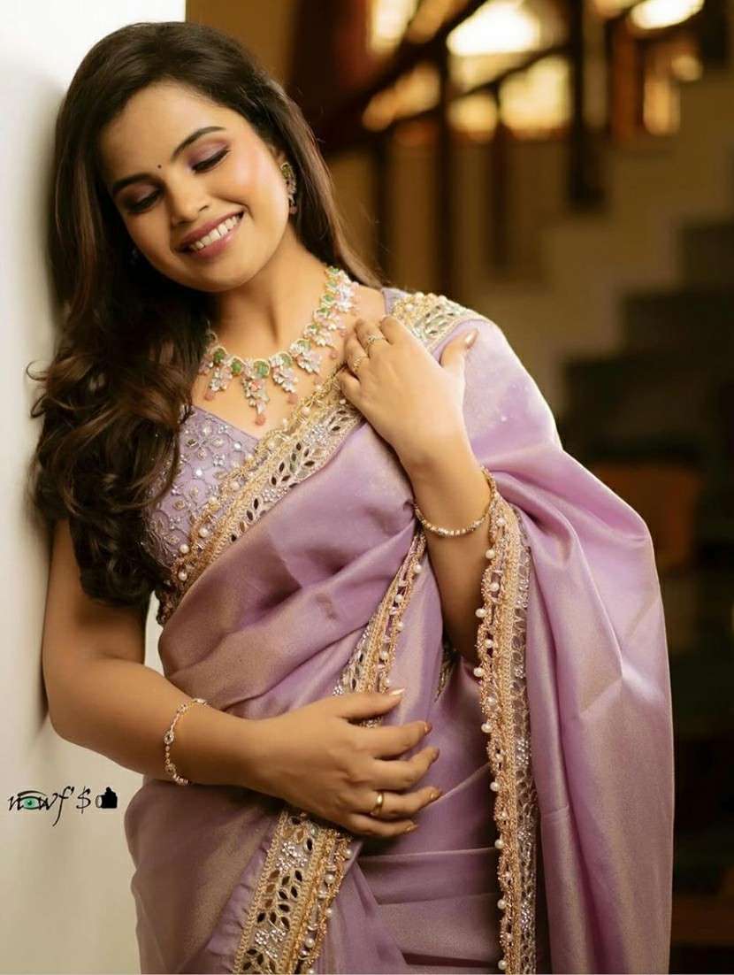 Women Solid With Bordered Saree With Blouse - 22727078 -  Standard Image - 1