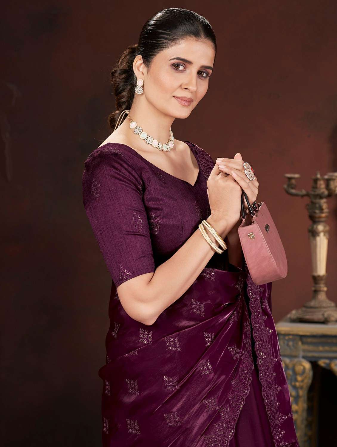 Women Solid With Work Embroidered Saree With Blouse - 22727080 -  Standard Image - 1