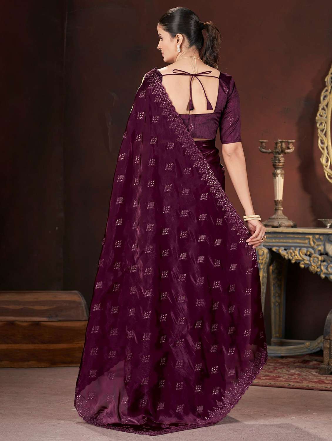 Women Solid With Work Embroidered Saree With Blouse - 22727080 -  Standard Image - 4