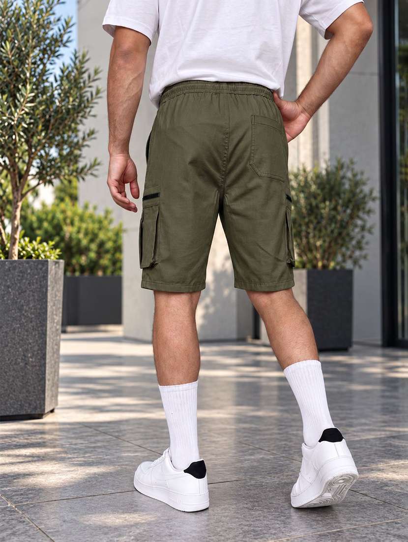 Men Solid Mid Rise Regular Fit Cargo Shorts - 22728613 -  Standard Image - 1