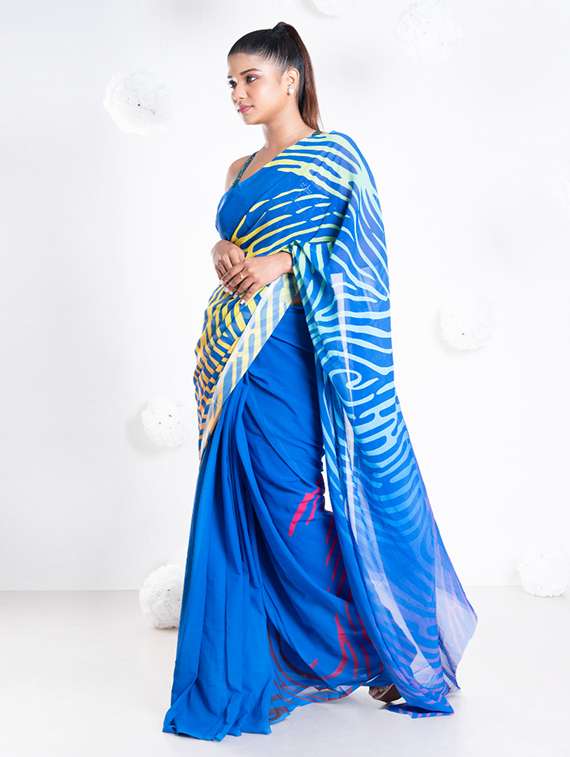 Women Printed Casual Wear Saree With Blouse - 22728838 -  Standard Image - 1