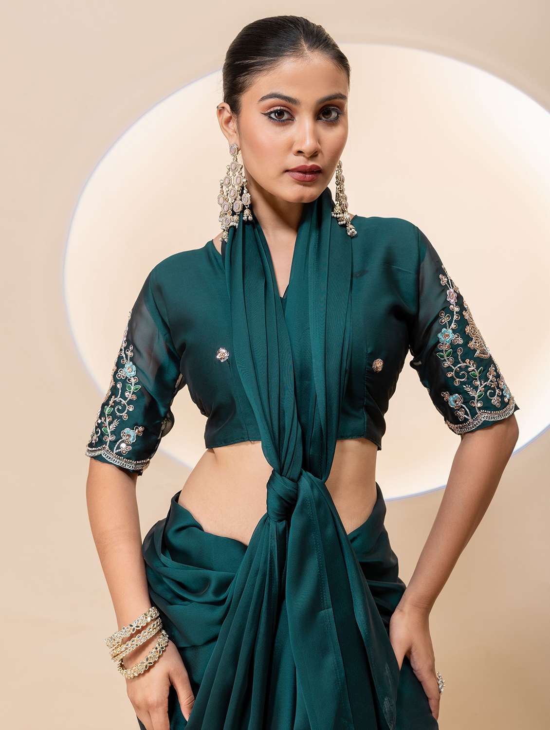 Women Solid Plain Saree With Blouse - 22729288 -  Standard Image - 4
