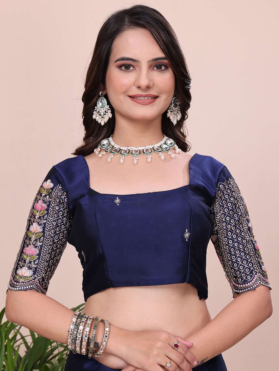 Women Solid With Bordered Saree With Blouse - 22729332 -  Standard Image - 4