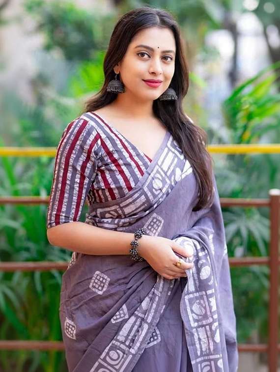 Women Printed Casual Wear Saree With Blouse - 22729488 -  Standard Image - 1