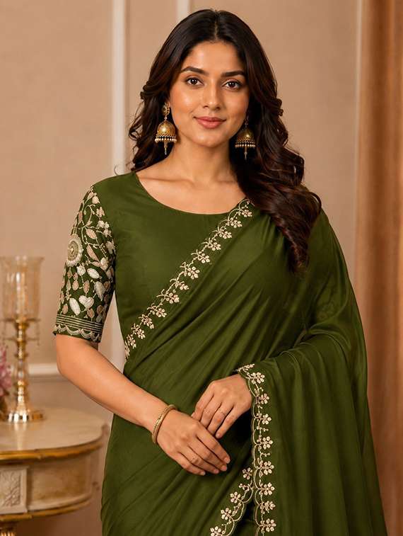 Women Solid With Bordered Saree With Blouse - 22729557 -  Standard Image - 1