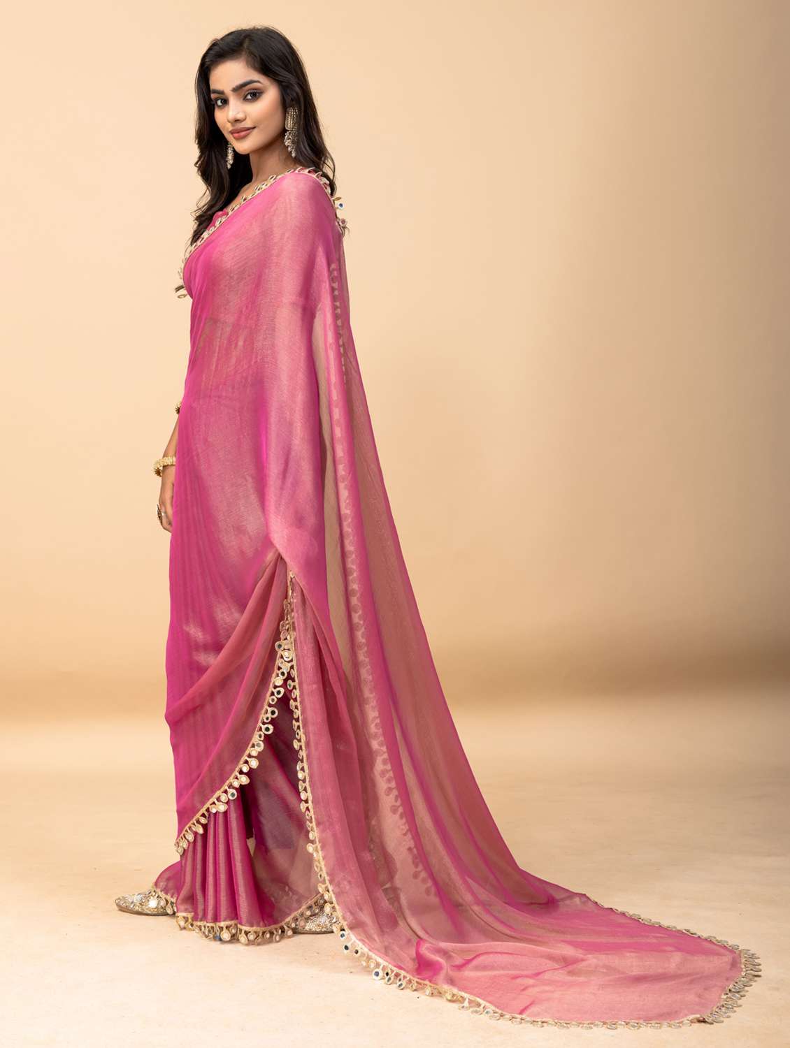 Women Solid With Bordered Saree With Blouse - 22729645 -  Standard Image - 4
