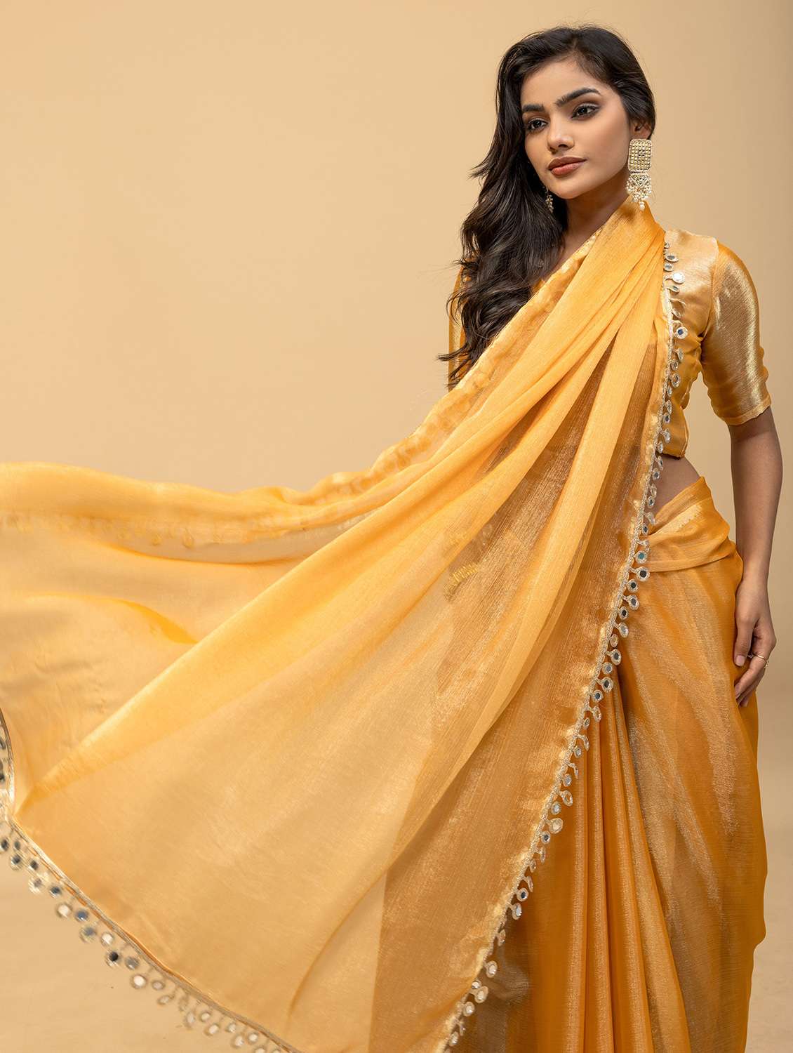 Women Solid With Bordered Saree With Blouse - 22729647 -  Standard Image - 1