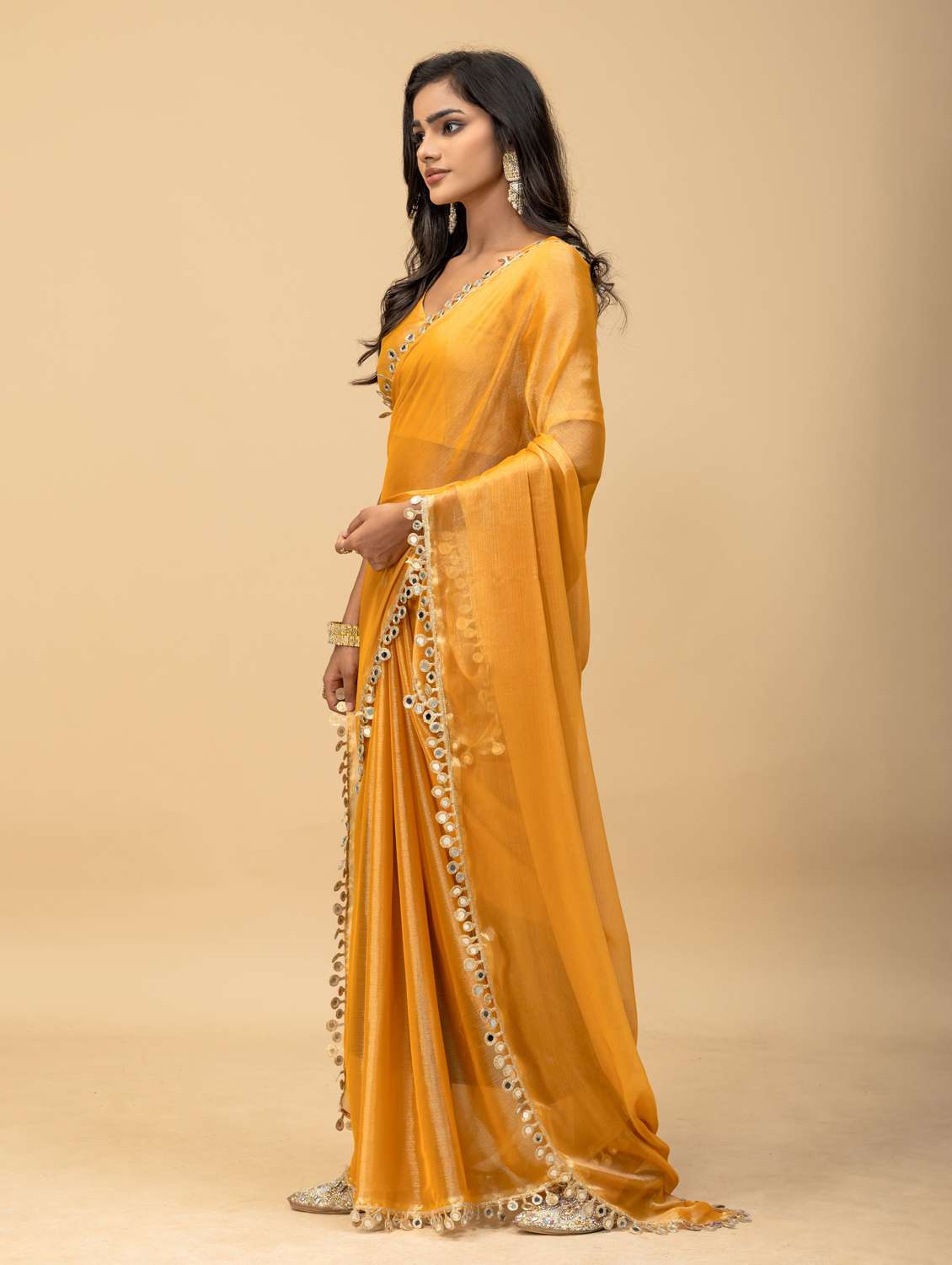 Women Solid With Bordered Saree With Blouse - 22729647 -  Standard Image - 4