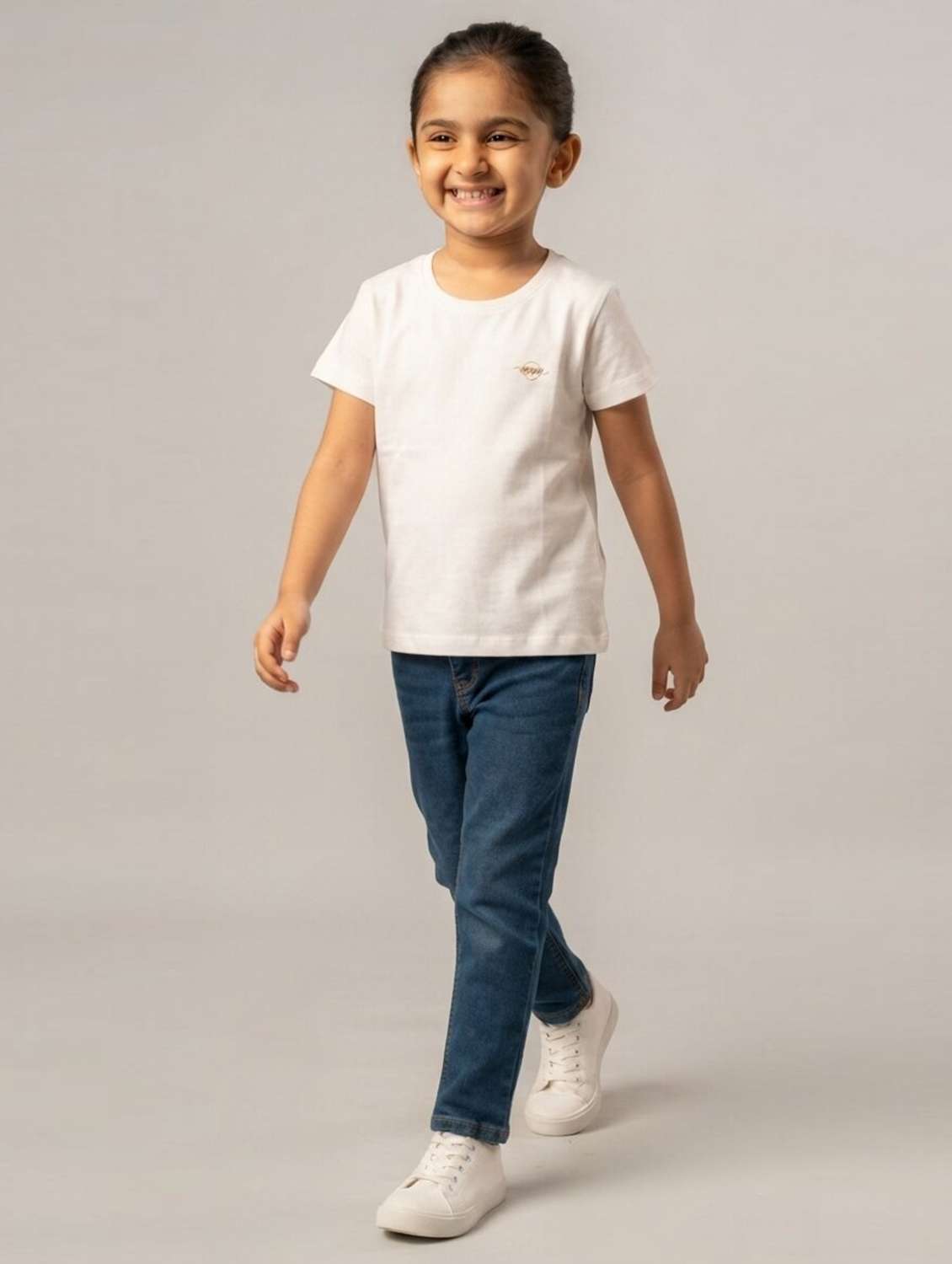 Girls Solid Short Sleeves Regular Fit Tee - 22730017 -  Standard Image - 1